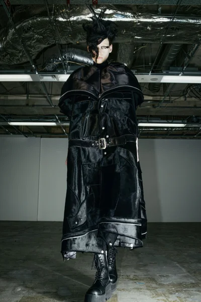 Look 3